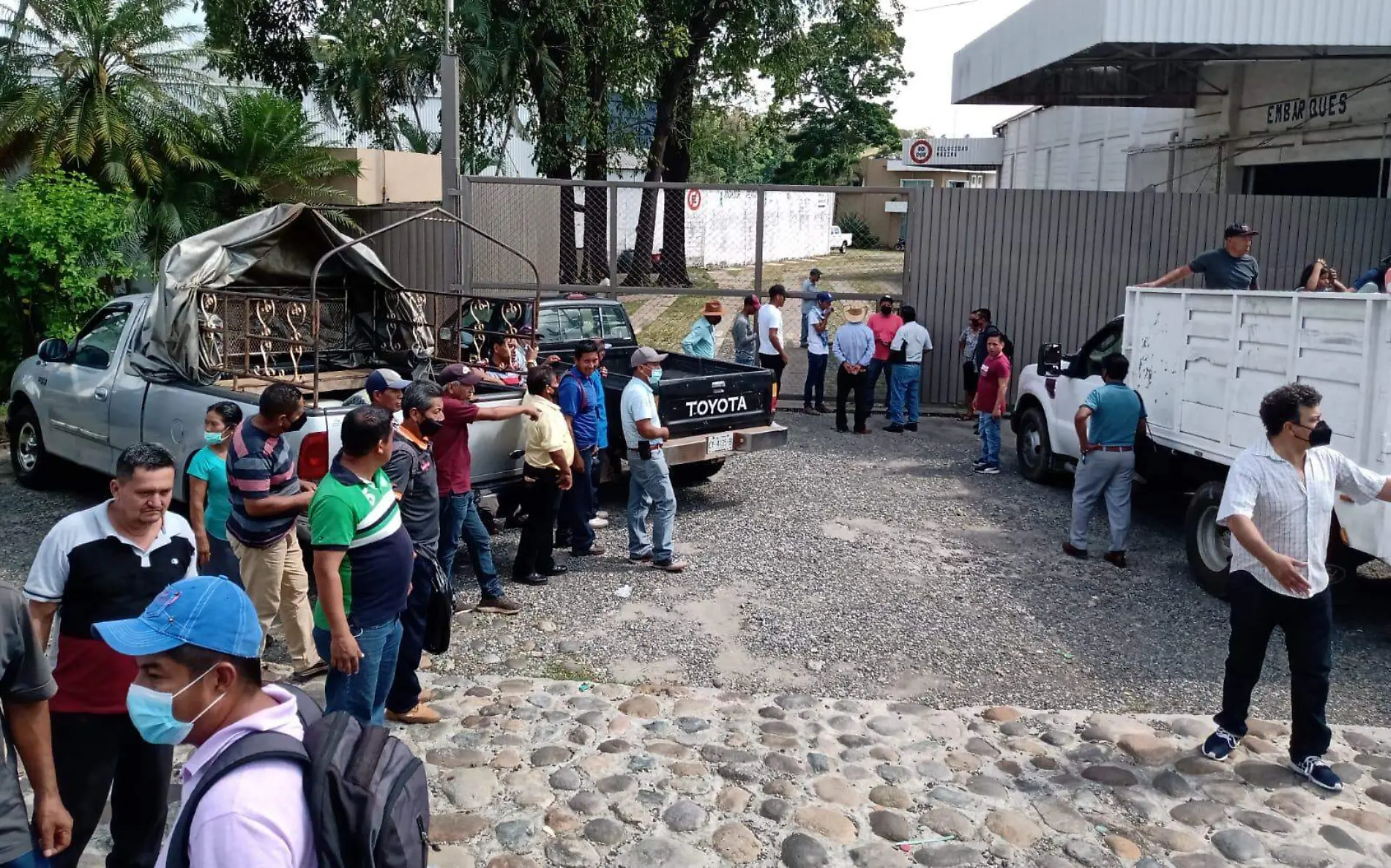 productores de café bloquean entrada